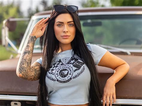 September 2018 Gauge Girl is Lacey Blair!